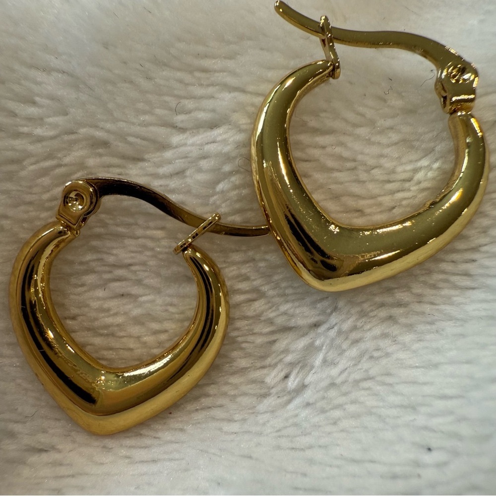 18k gold waterproof jewelry,sweat proof, tarnish free, Hypoallergenic, Old Money